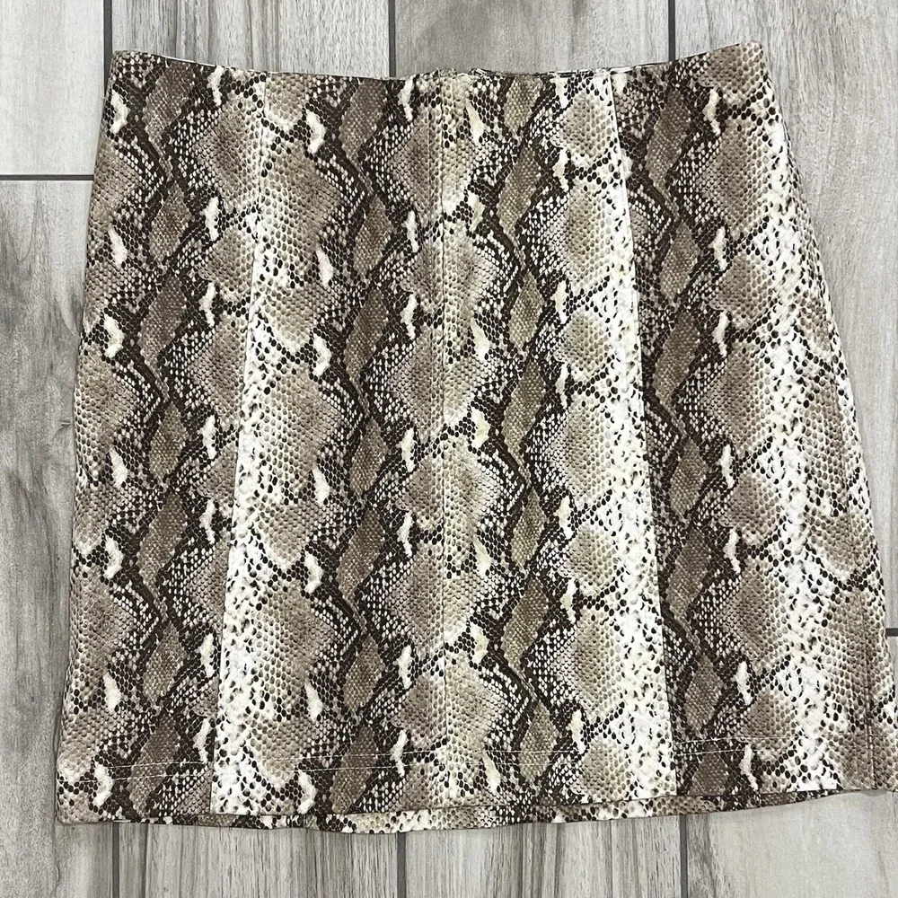 Honey Belle Mini Skirt Women Medium Brown Snakeskin Faux Leather Excellent Edgy